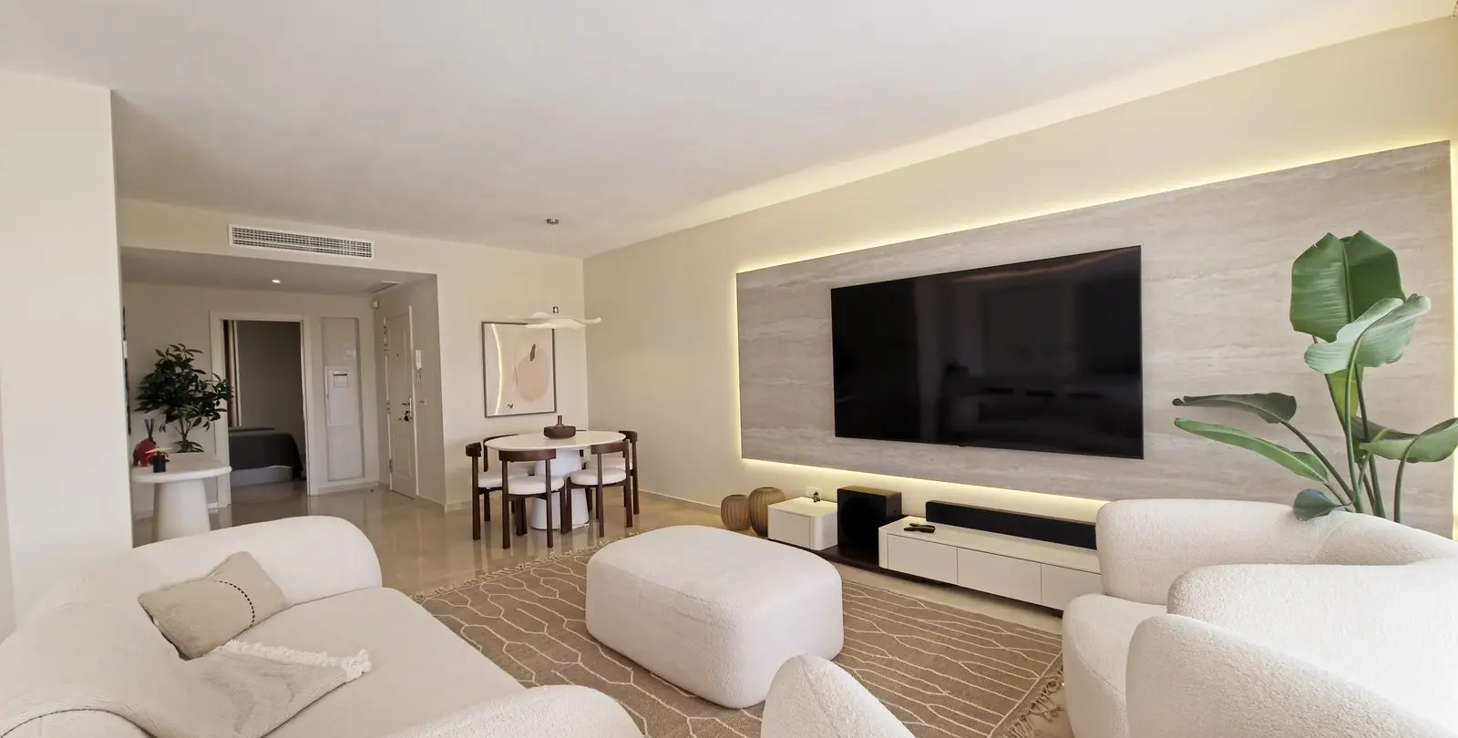 Sale of middle floor apartment in Benahavís 4