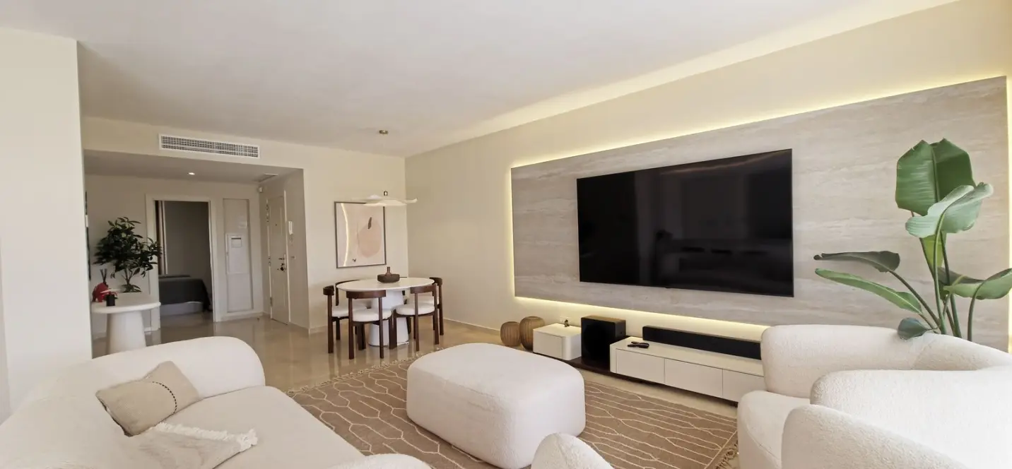 Sale of middle floor apartment in Benahavís 3