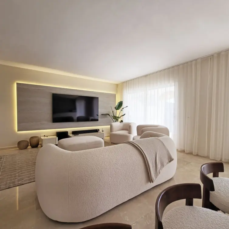 Sale of middle floor apartment in Benahavís