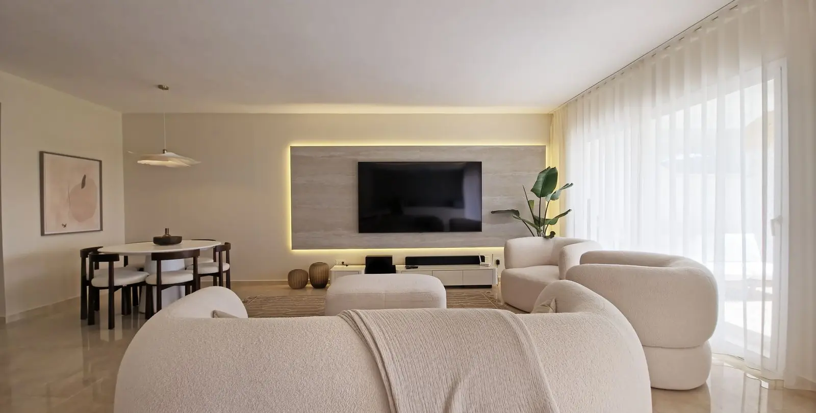 Sale of middle floor apartment in Benahavís 6