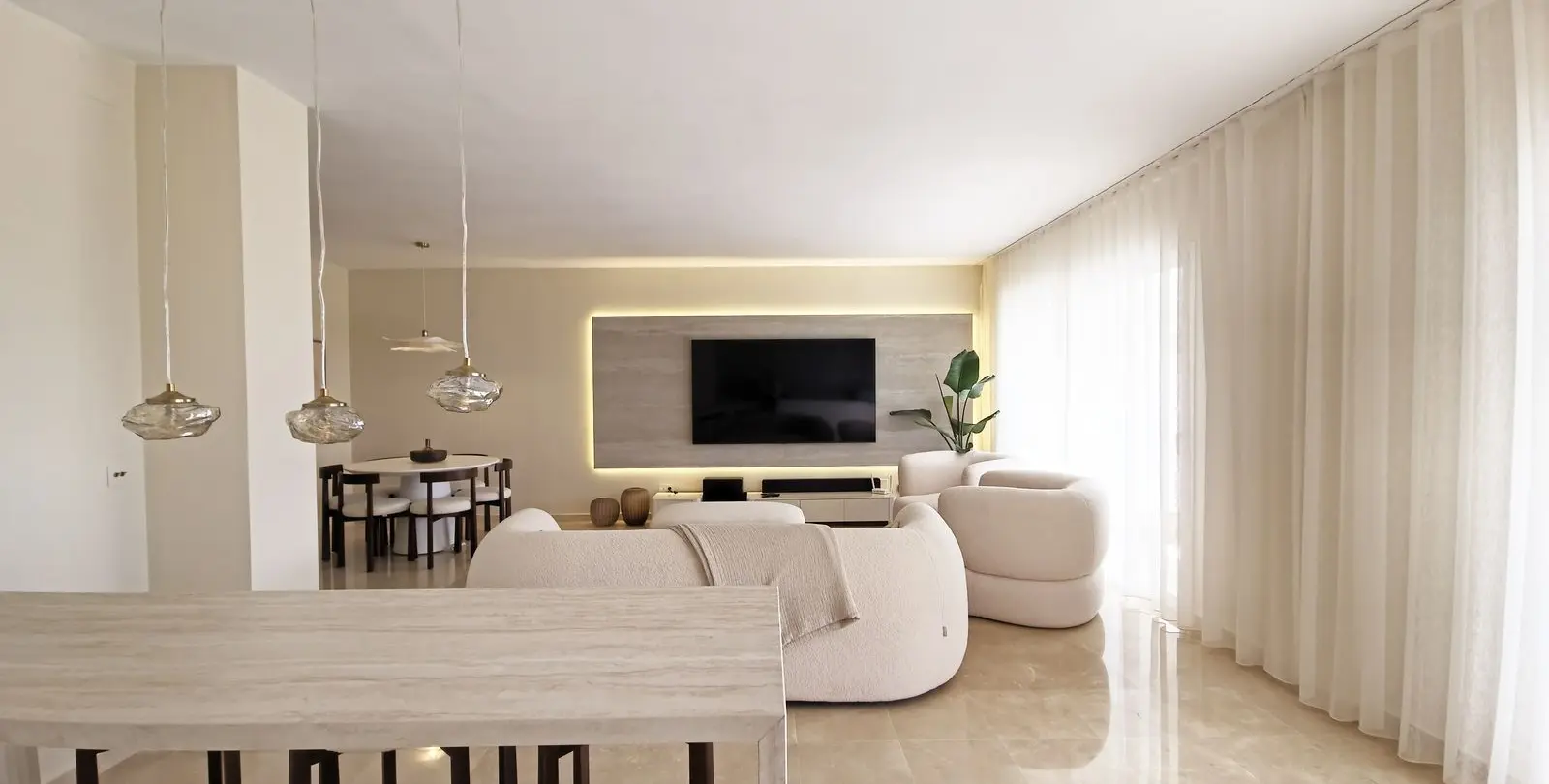 Sale of middle floor apartment in Benahavís 7