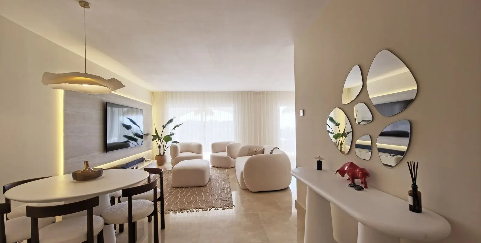 Sale of middle floor apartment in Benahavís 12
