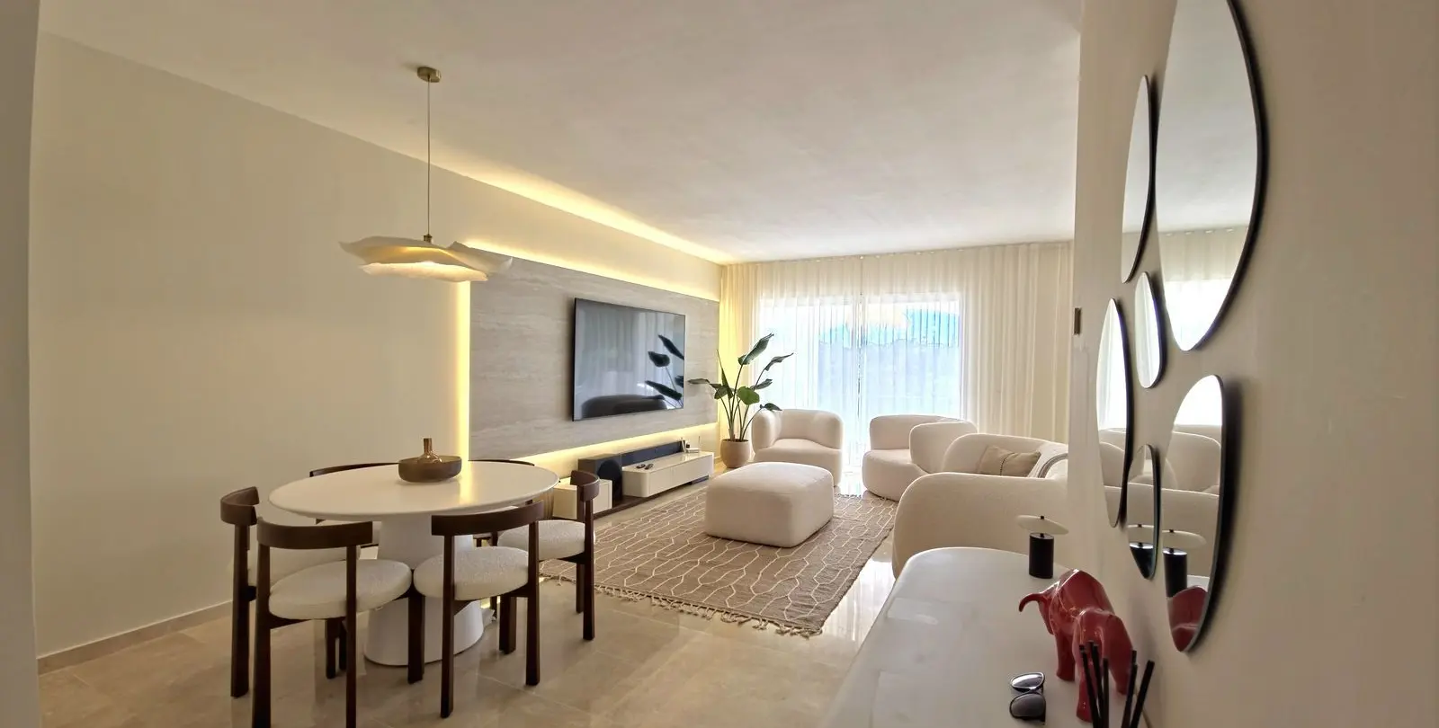 Sale of middle floor apartment in Benahavís 13