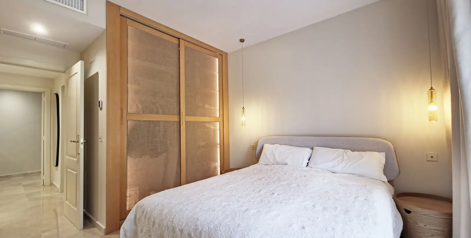Sale of middle floor apartment in Benahavís 17