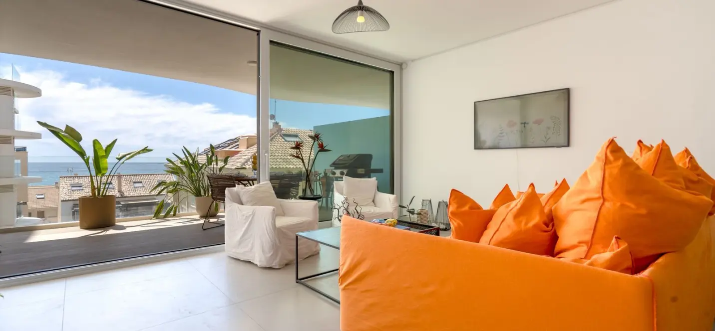 Sale of middle floor apartment in Fuengirola 0
