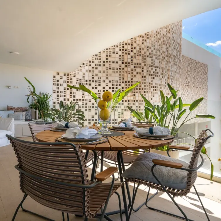 Sale of middle floor apartment in Fuengirola