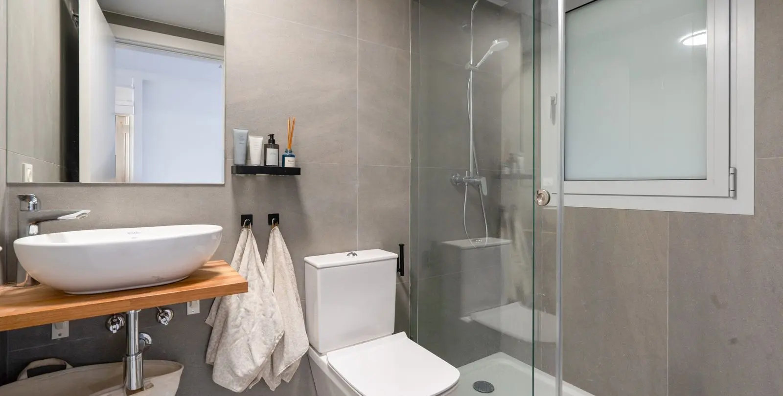 Sale of middle floor apartment in Fuengirola 14