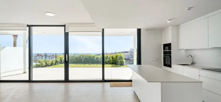 Продажа апартаментов на первом этаже в Fuengirola 0