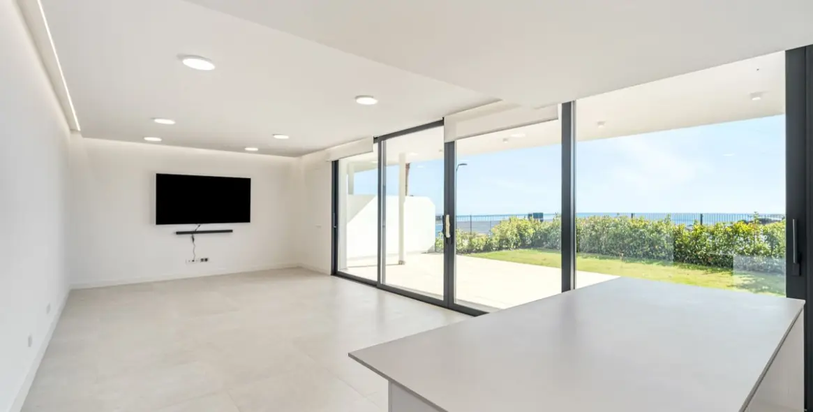 Sale of ground floor apartment in Fuengirola 2