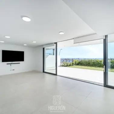 Продажа апартаментов на первом этаже в Fuengirola