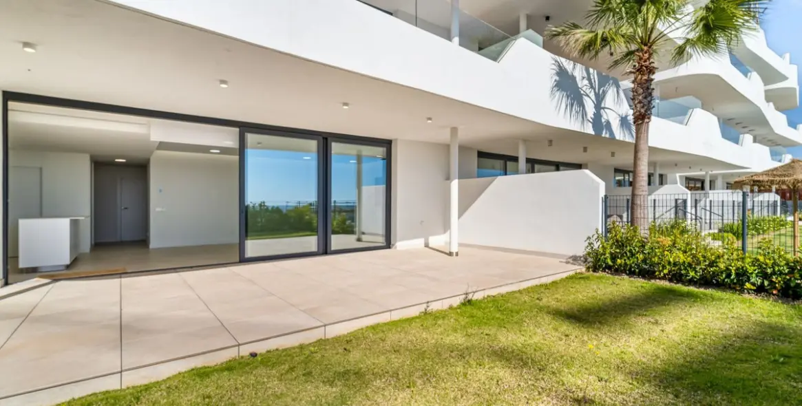 Sale of ground floor apartment in Fuengirola 10