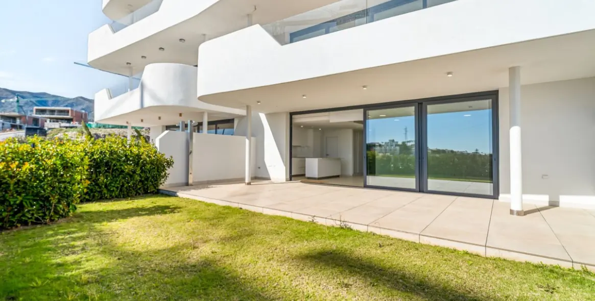 Sale of ground floor apartment in Fuengirola 11