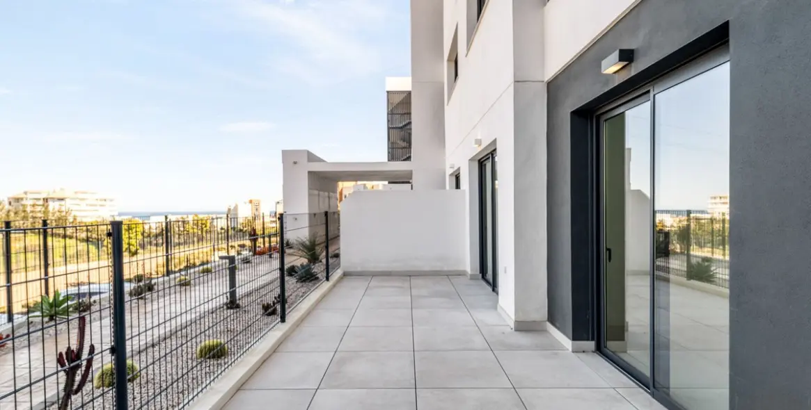 Sale of ground floor apartment in Fuengirola 34