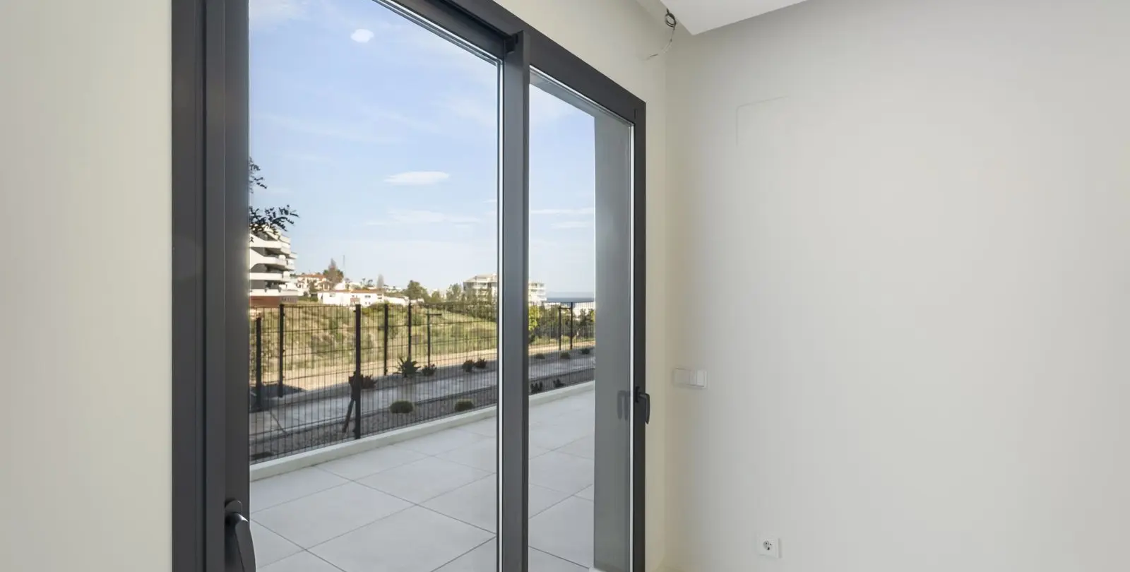 Sale of ground floor apartment in Fuengirola 28