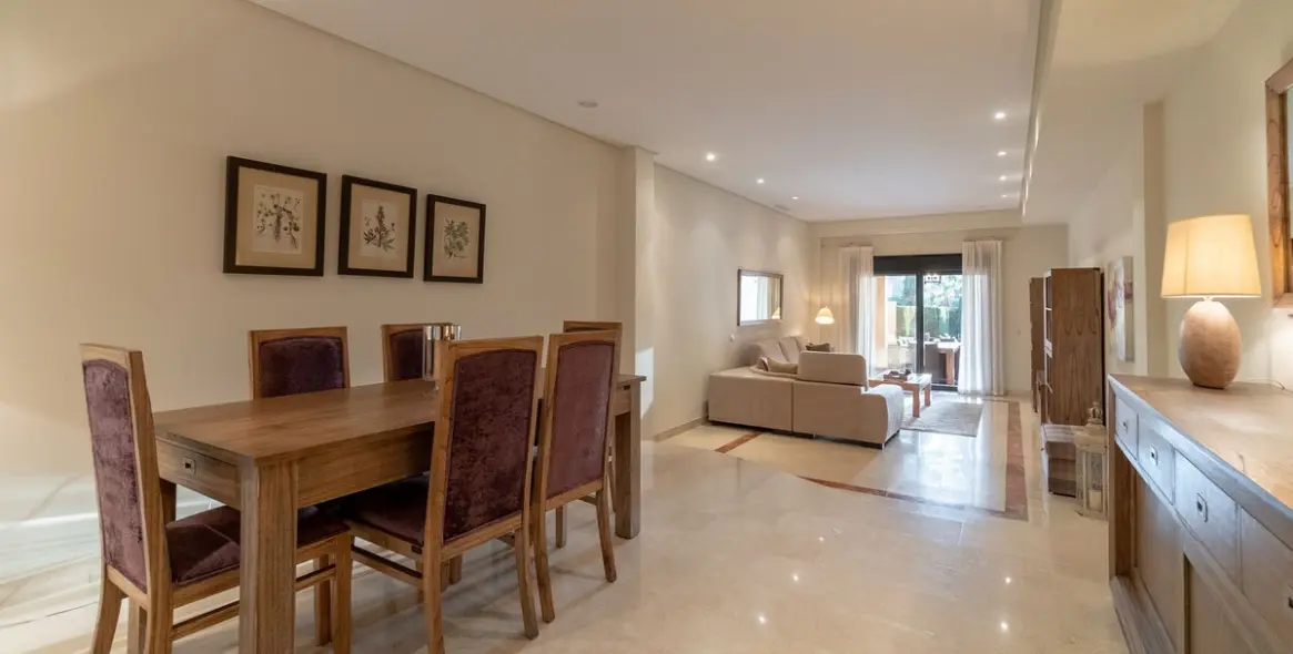 Sale of ground floor apartment in Puerto Banús 4