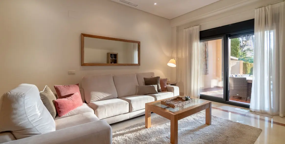 Sale of ground floor apartment in Puerto Banús 7