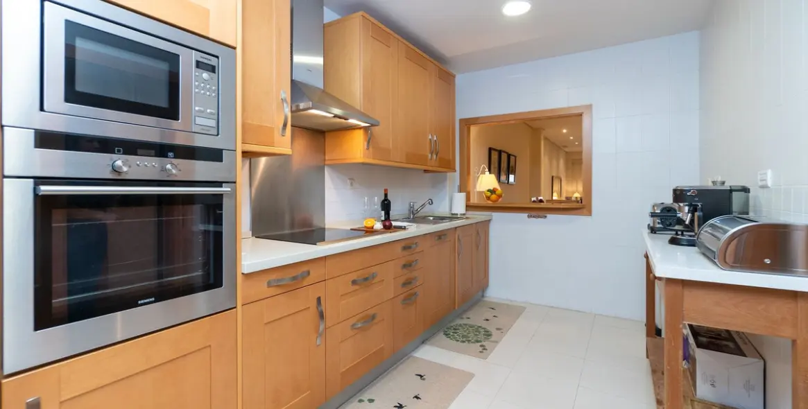 Sale of ground floor apartment in Puerto Banús 10