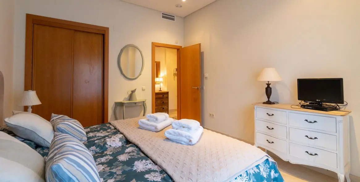 Sale of ground floor apartment in Puerto Banús 21