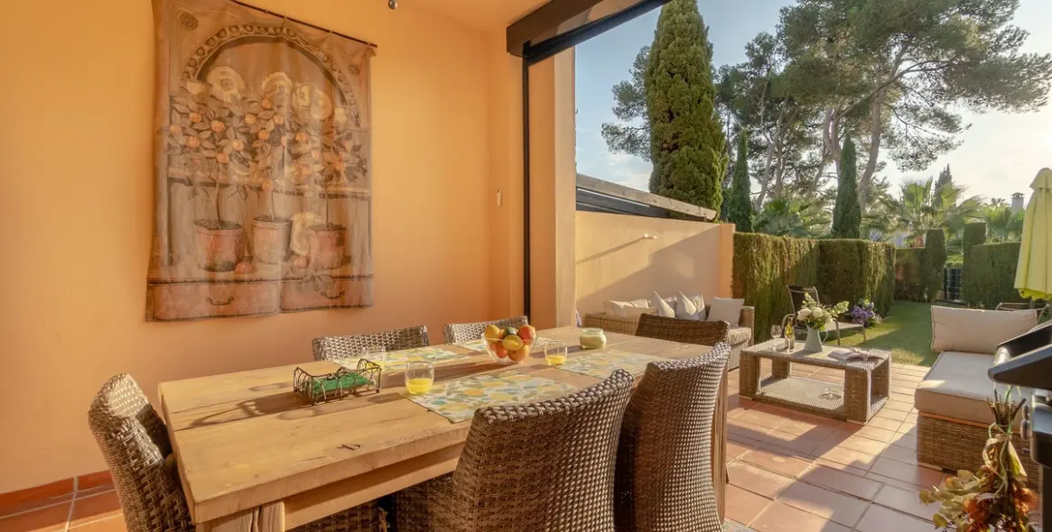 Sale of ground floor apartment in Puerto Banús 22