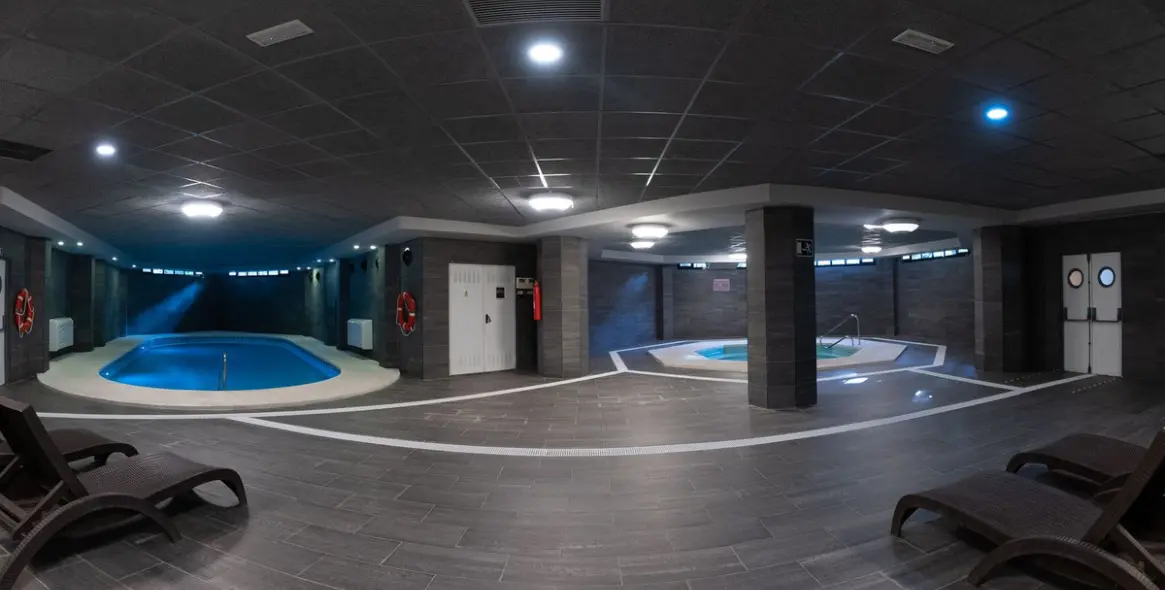 Sale of ground floor apartment in Puerto Banús 28