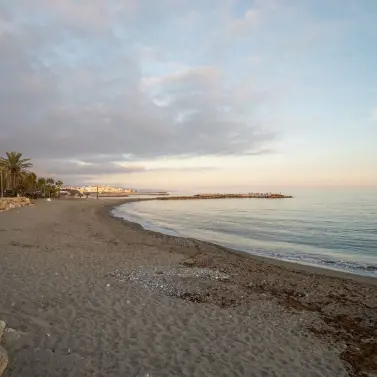 Venta de apartamento en planta baja en Puerto Banús