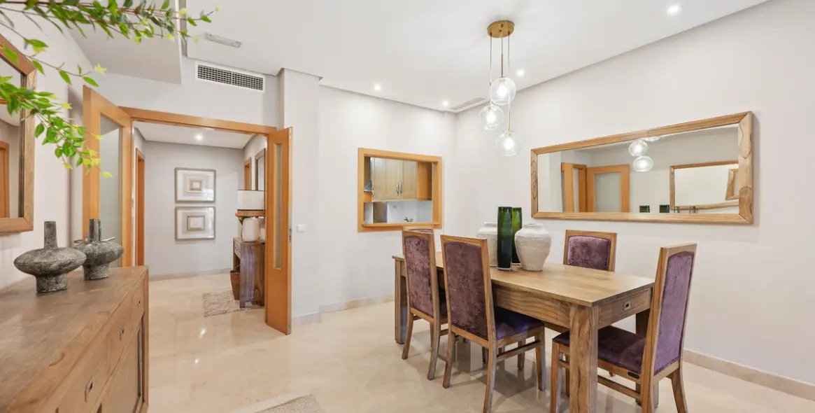 Venta de apartamento en planta baja en Puerto Banús 67