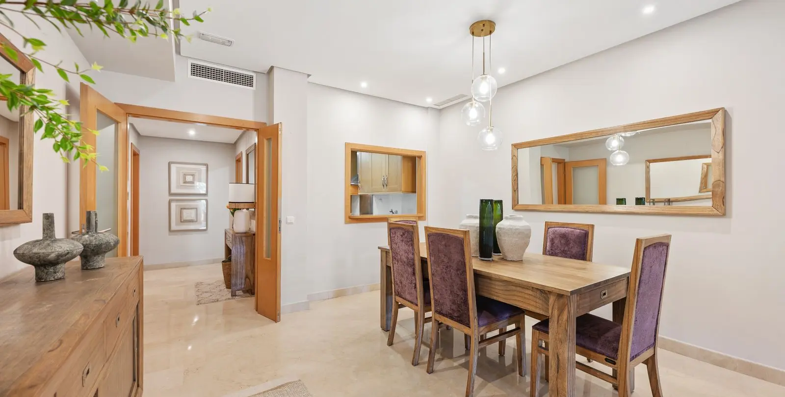 Venta de apartamento en planta baja en Puerto Banús 48