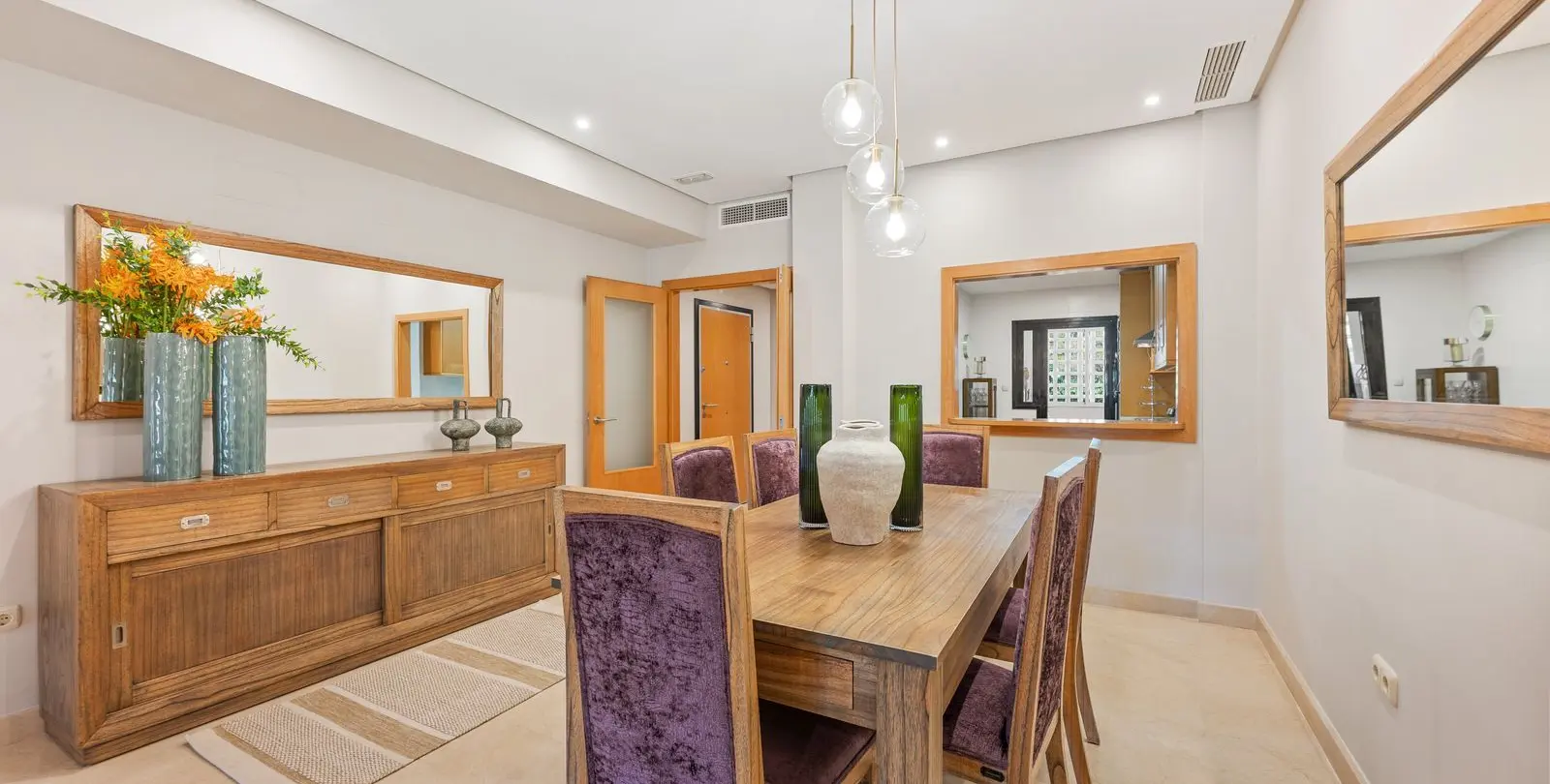 Venta de apartamento en planta baja en Puerto Banús 49