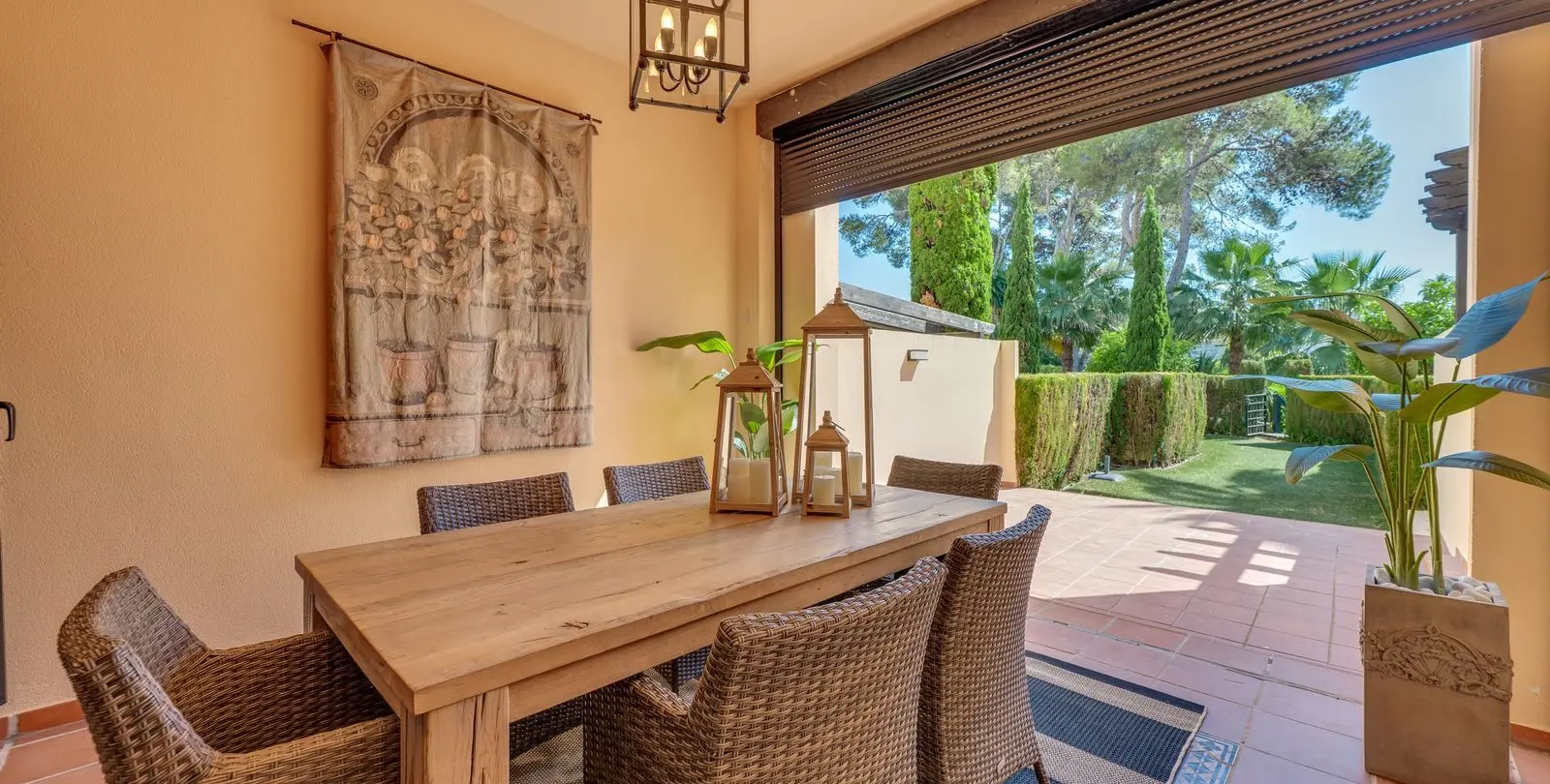 Venta de apartamento en planta baja en Puerto Banús 55