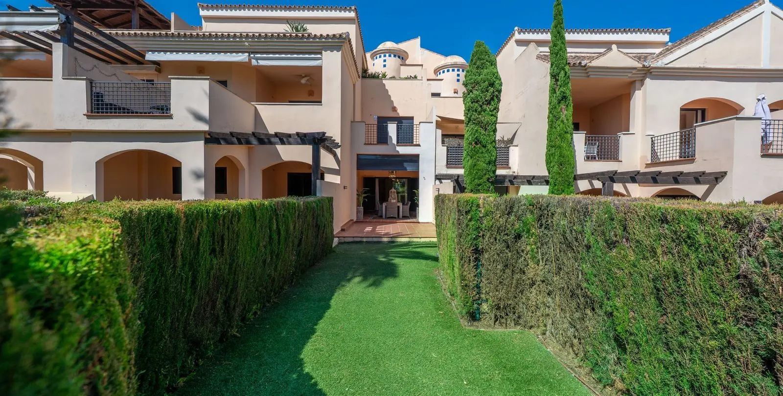 Venta de apartamento en planta baja en Puerto Banús 58