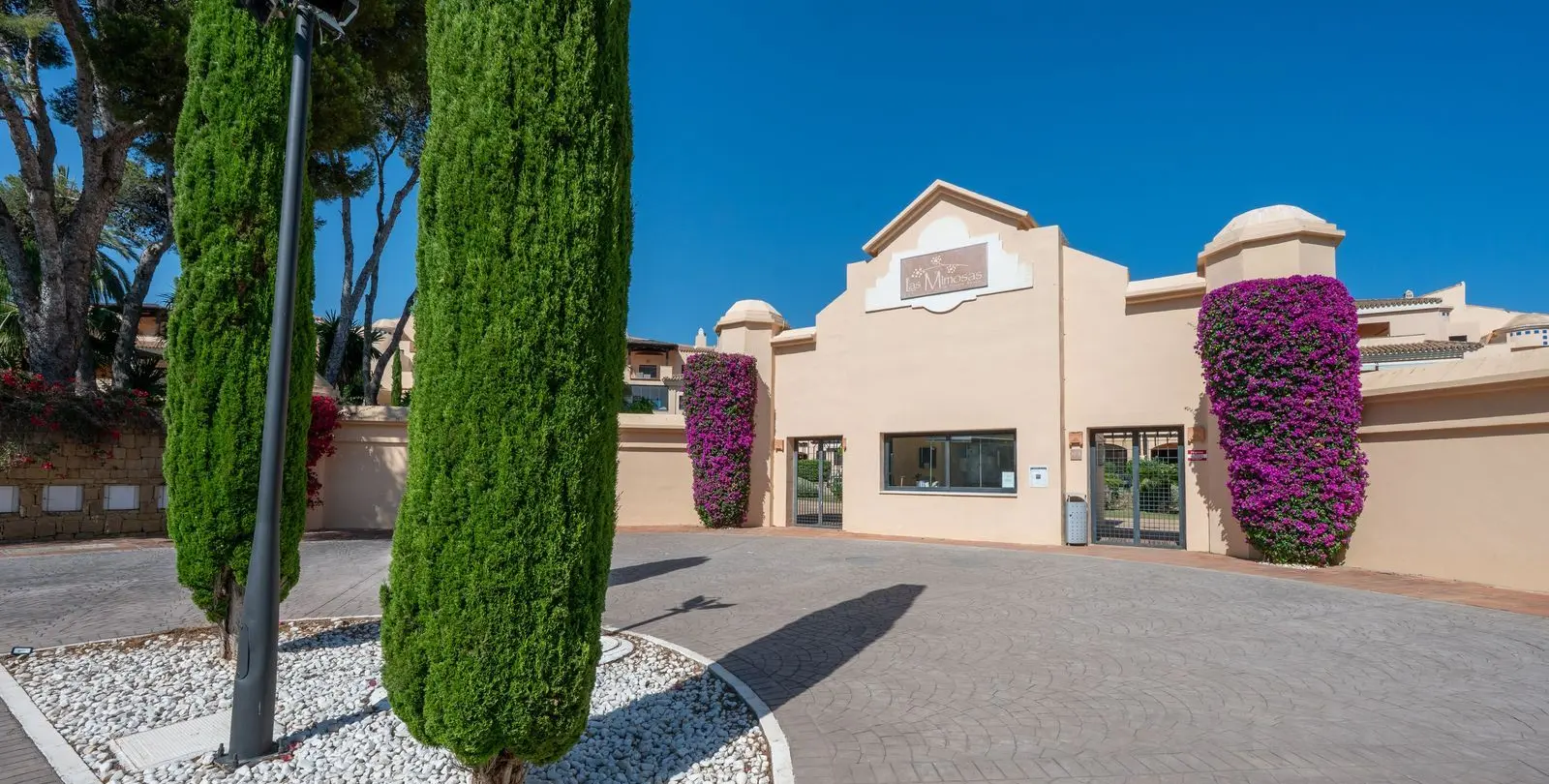 Venta de apartamento en planta baja en Puerto Banús 65