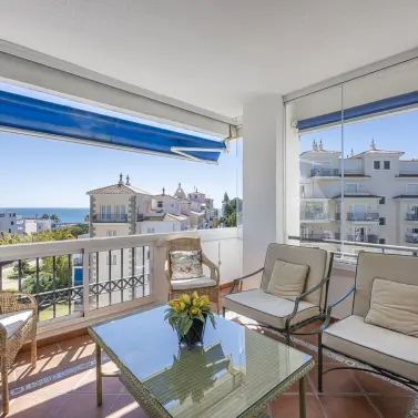 Продажа апартаментов на среднем этаже в Puerto Banús