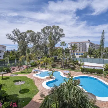 Продажа апартаментов на среднем этаже в Puerto Banús