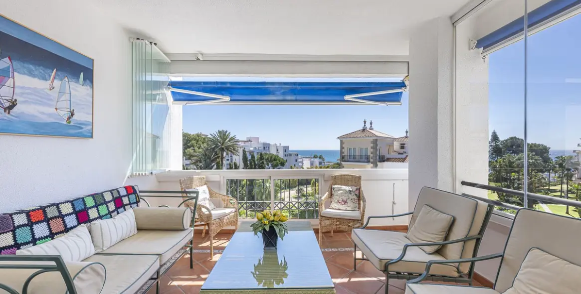 Продажа апартаментов на среднем этаже в Puerto Banús 3