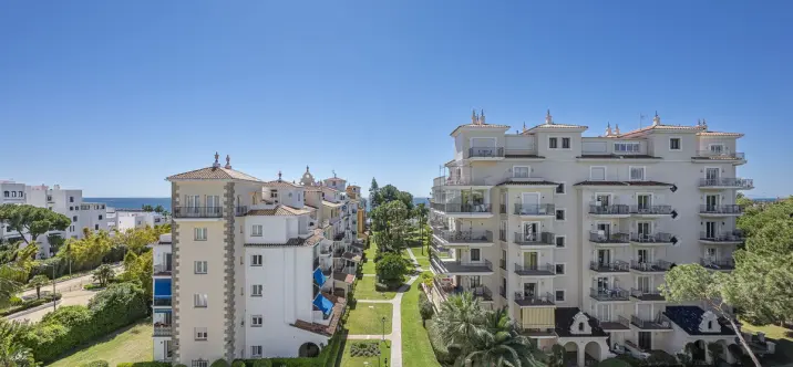 Продажа апартаментов на среднем этаже в Puerto Banús 3