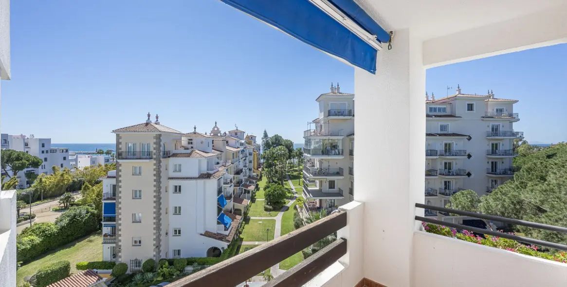 Продажа апартаментов на среднем этаже в Puerto Banús 5