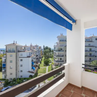 Продажа апартаментов на среднем этаже в Puerto Banús