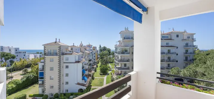 Продажа апартаментов на среднем этаже в Puerto Banús 4