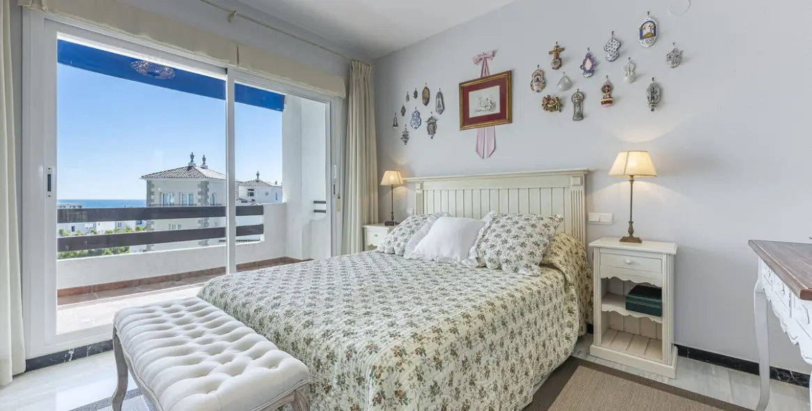 Продажа апартаментов на среднем этаже в Puerto Banús 12