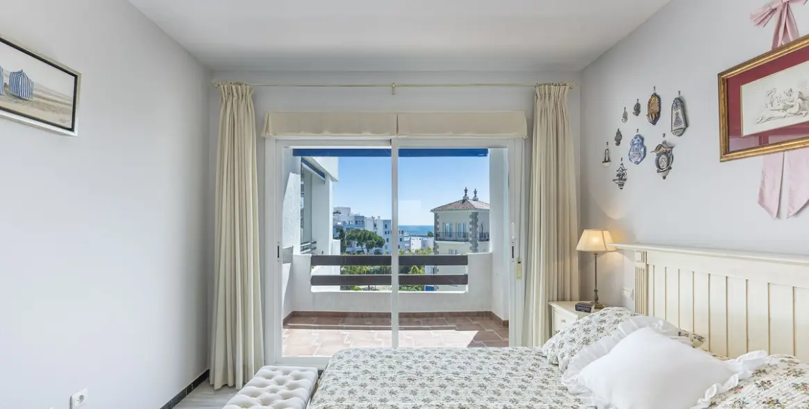 Продажа апартаментов на среднем этаже в Puerto Banús 13