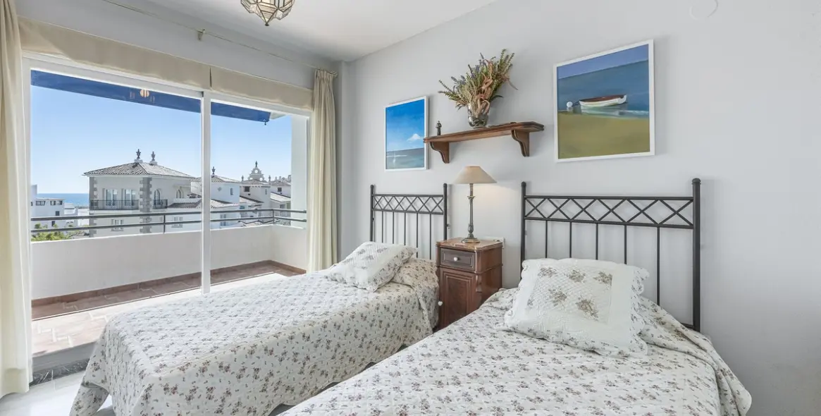 Продажа апартаментов на среднем этаже в Puerto Banús 16