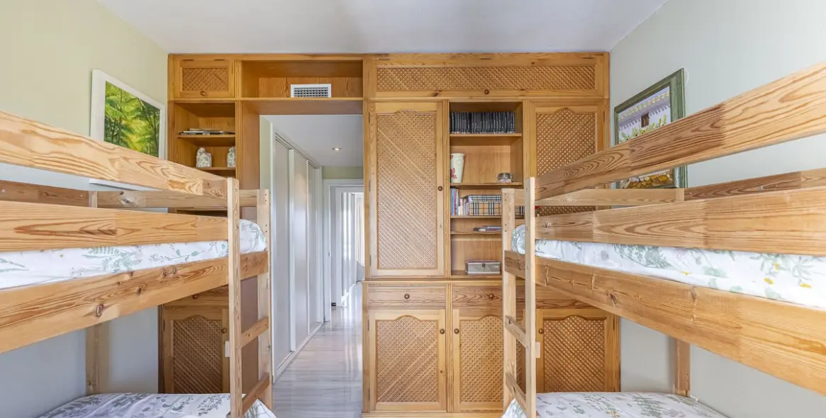 Продажа апартаментов на среднем этаже в Puerto Banús 19