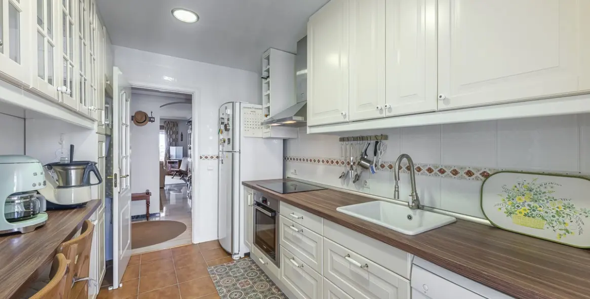 Продажа апартаментов на среднем этаже в Puerto Banús 22