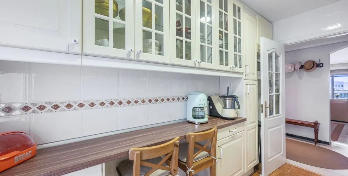 Продажа апартаментов на среднем этаже в Puerto Banús 23