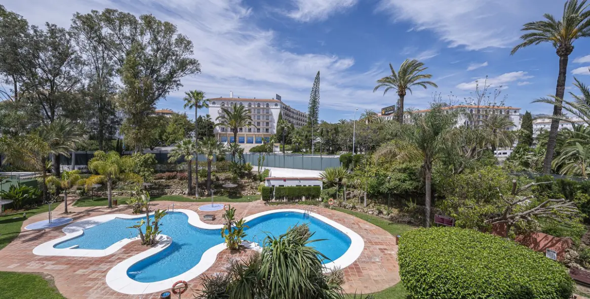 Продажа апартаментов на среднем этаже в Puerto Banús 25