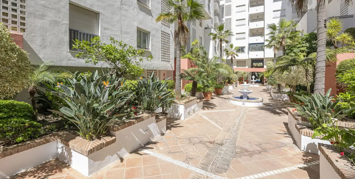 Продажа апартаментов на среднем этаже в Puerto Banús 32