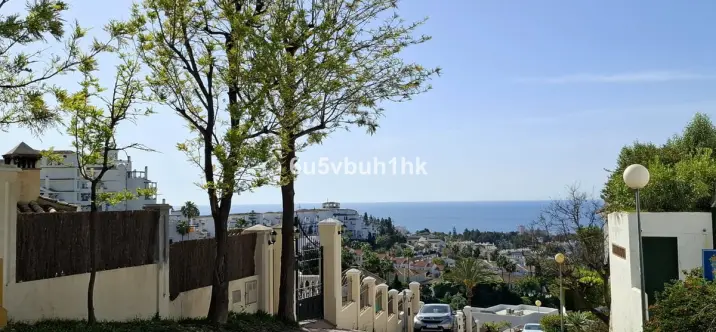 Продажа  отдельно стоящей виллы в Calahonda 4