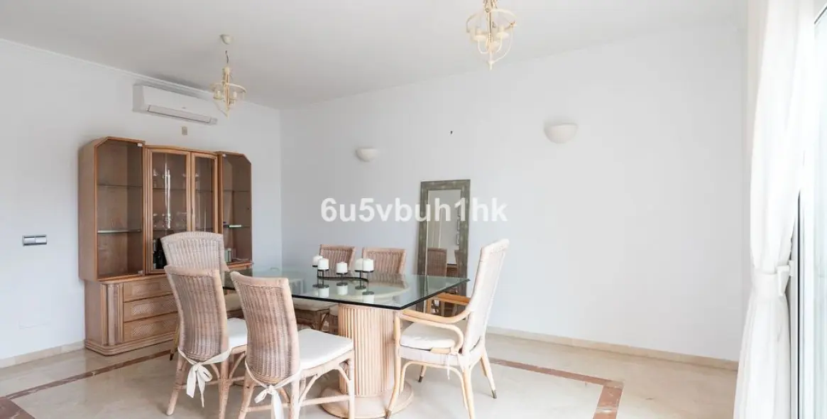 Продажа  отдельно стоящей виллы в Calahonda 8