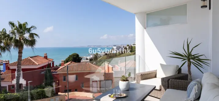 Sale of middle floor apartment in Torrequebrada 0