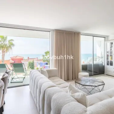 Sale of middle floor apartment in Torrequebrada